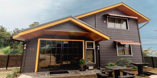 7 Pax House